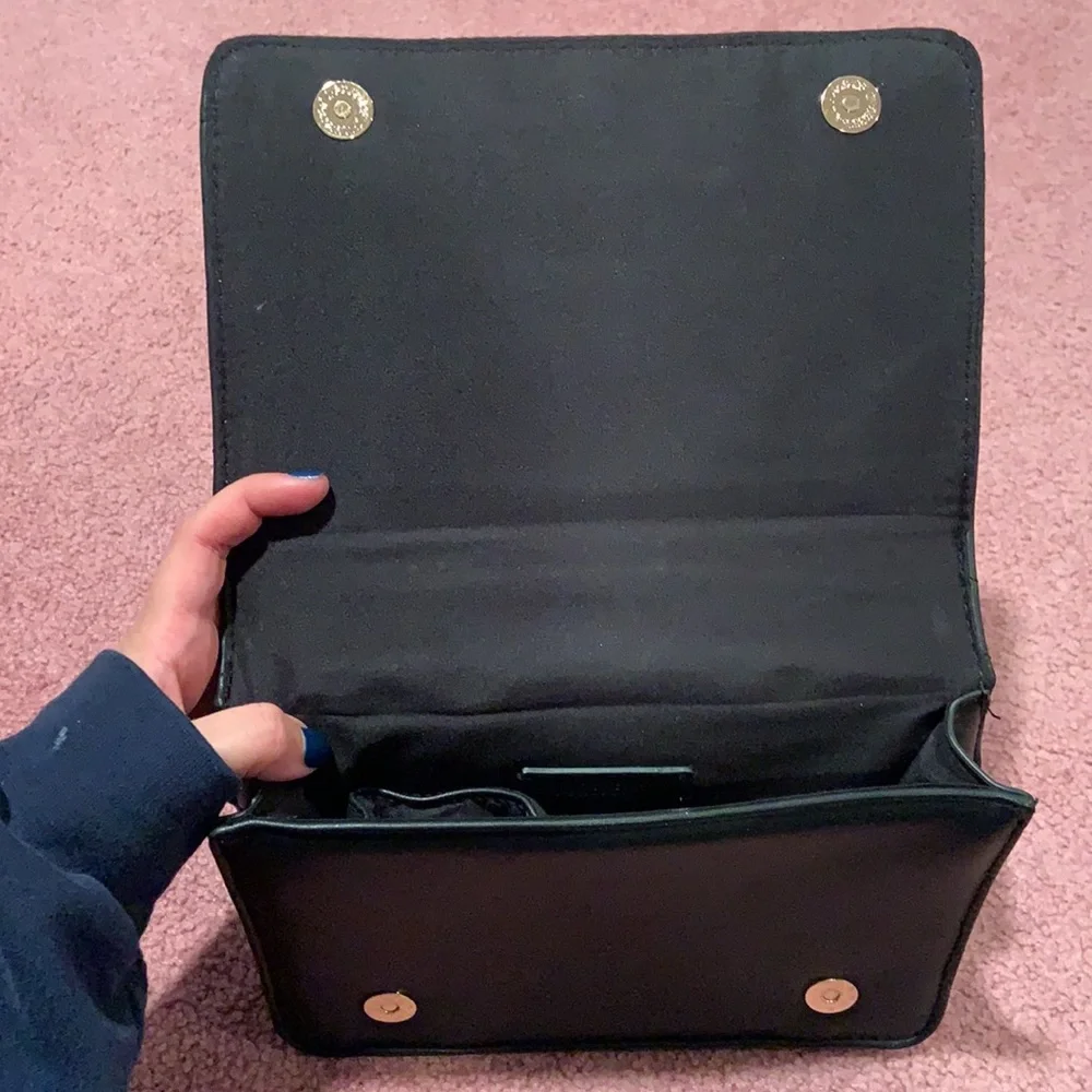 F21 Crossbody Bag - Picture 5 of 7